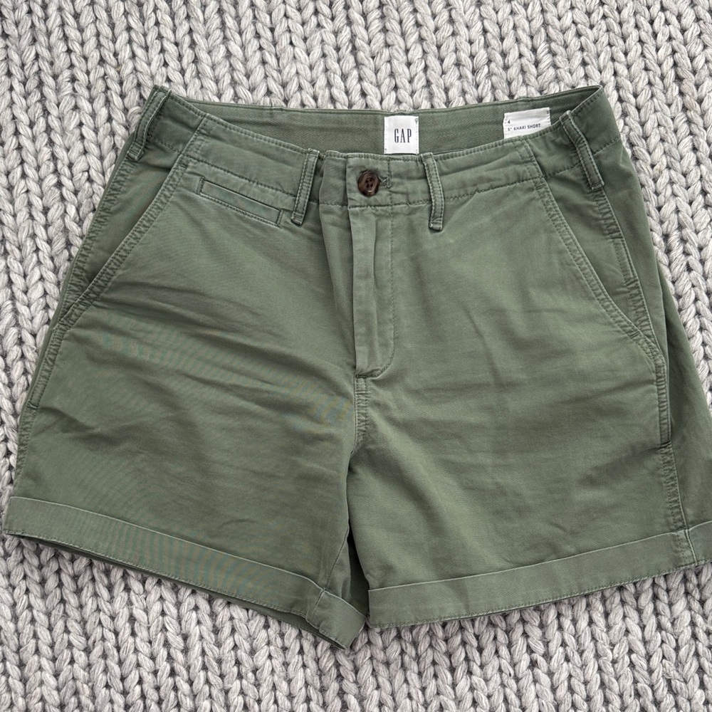 GAP Women's Olive Cargo Shorts